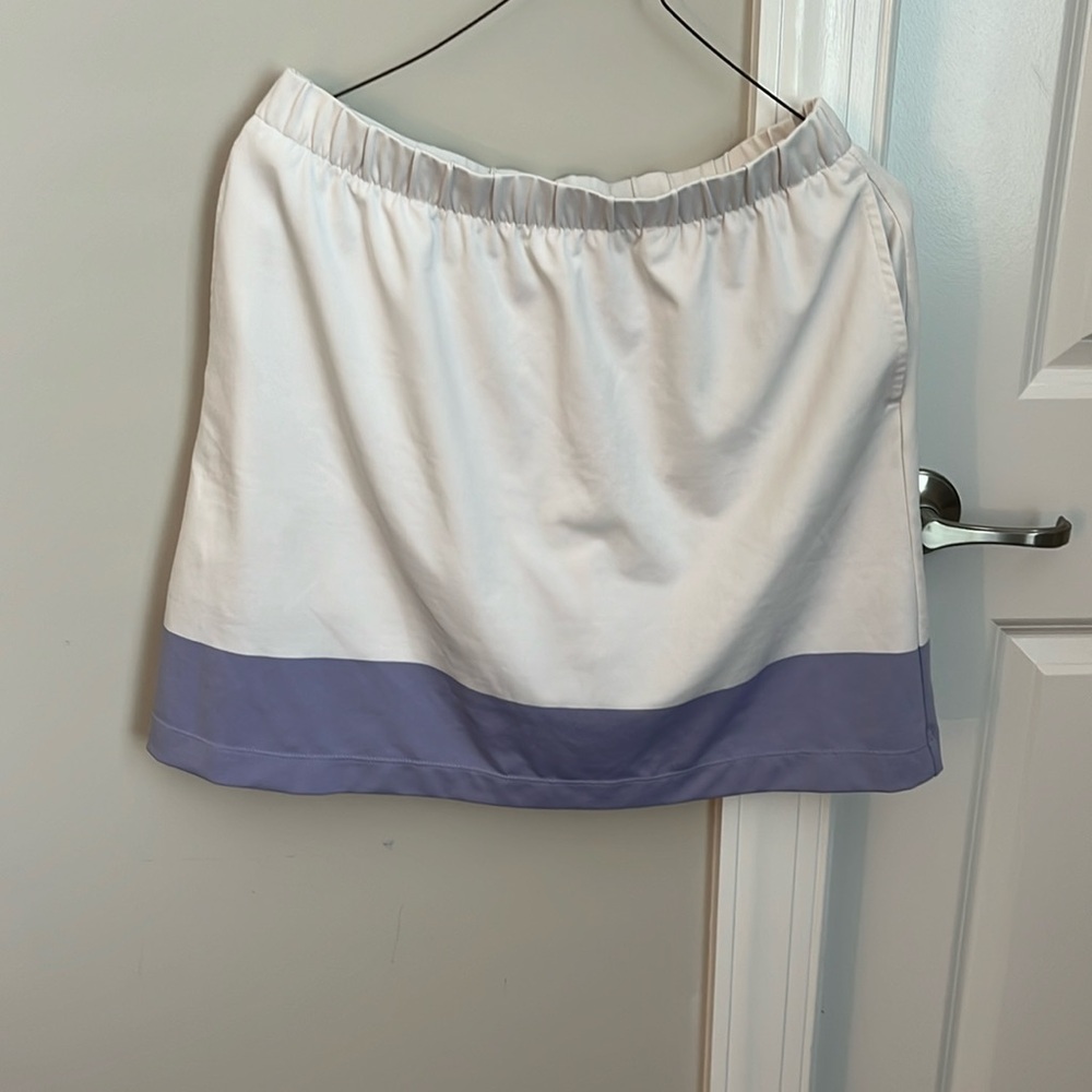 Gently worn Nike Golf Skirt, size M (8-10)